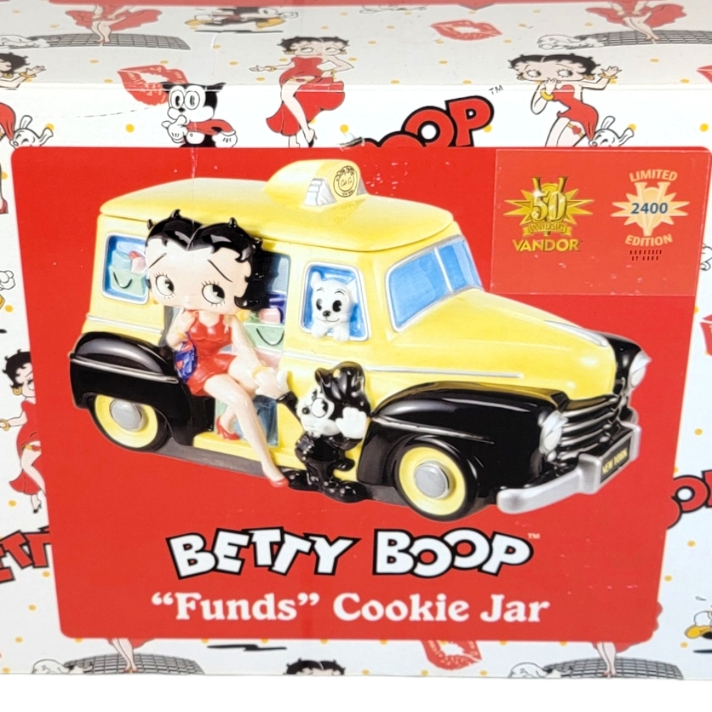 BETTY BOOP CAB CO LIMITED VANDOR 2007 CERAMIC COOKIE JAR 9" X 13" X 8'' RARE NIB